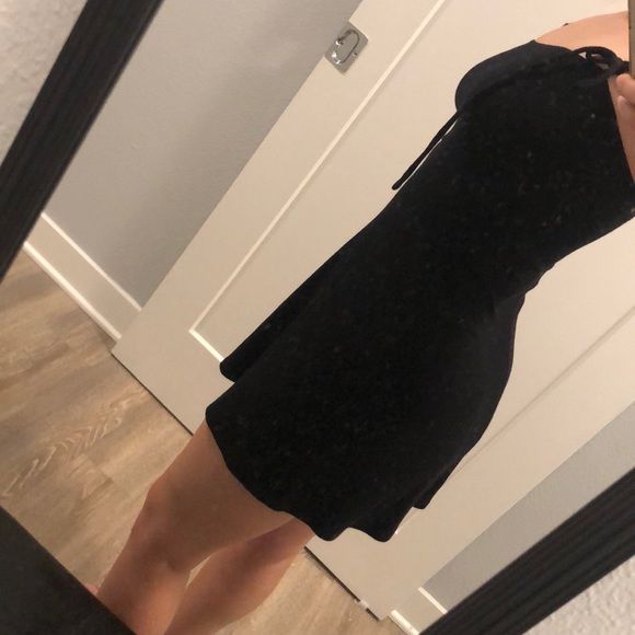 Black flowy forever 21 dress - Picture 2 of 4